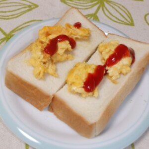 朝食に☆チーズスクランブルエッグトースト